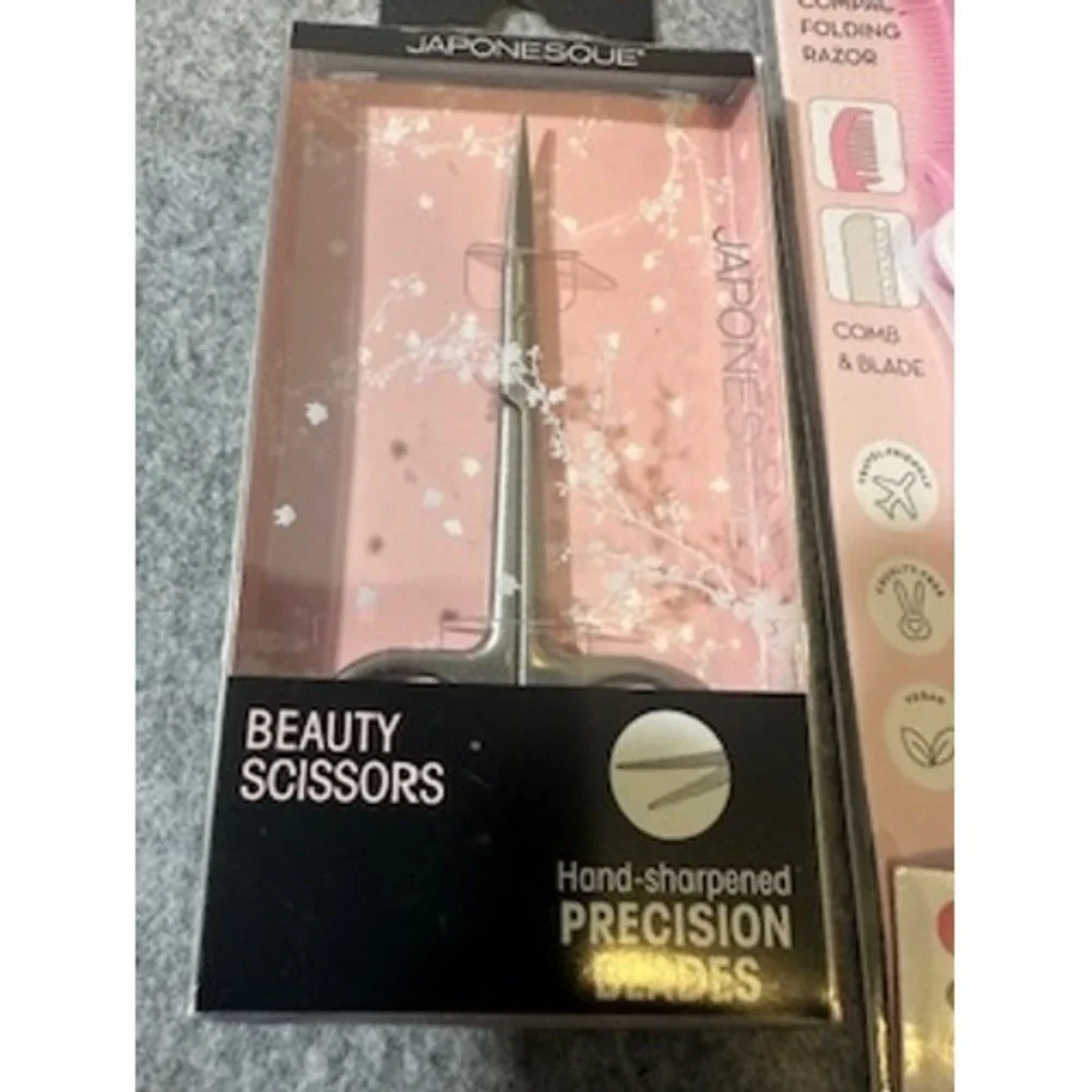 the Crème shop 2-in-1 Comb & Blade Compact Folding Razors &Beauty Scissors set